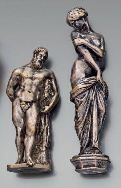 null Deux cachets en bronze argenté représentant « Hercule » d'après l'Hercule Farnèse...