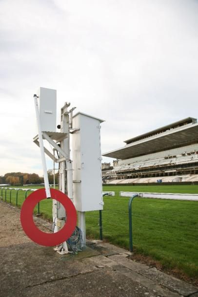 null Le premier poteau d'arrivée de la ligne droite