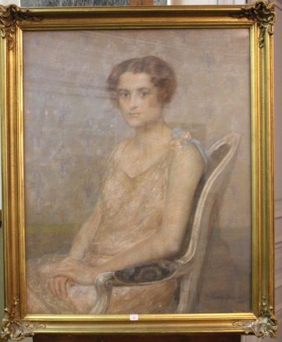 Pierre CARRIER BELLEUSE (1851-1932) Portrait de femme, 1928.
Pastel sur toile, signé...