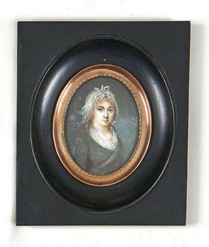 École FRANÇAISE de la fin du XVIIIe siècle 
Portrait de femme
Miniature sur ivoire.
5,6...