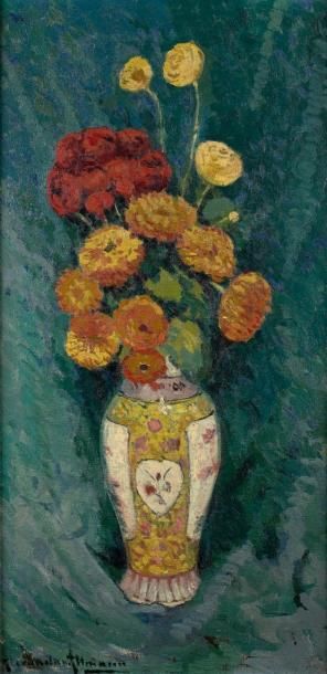 Alexandre ALTMANN (1878-1932) 
Bouquet de dahlias au vase chinois
Huile sur toile,...