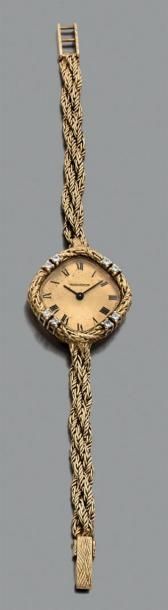 JAEGER LE COULTRE 
Montre bracelet de dame en or jaune (750 millièmes), la montre...