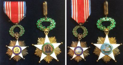 LIBERIA Ordre de la Rédemption Africaine, lot de deux: une étoile de chevalier en...