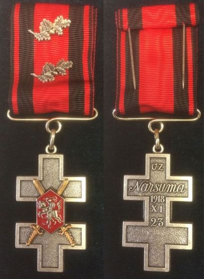 LITUANIE Ordre de la Croix de Vytis, fondé en 1920, croix d'officier du modèle de...