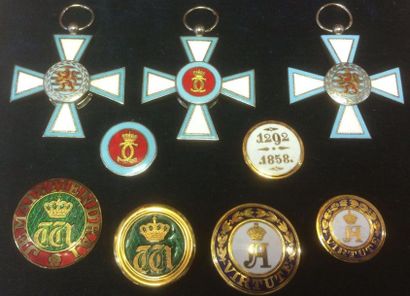 LUXEMBOURG Lot: Ordre du Mérite, fondé en 1961, trois croix de chevalier en métal...