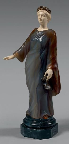Georges-Henri LEMAIRE (1853-1914) 
Vestale
Sculpture en quartz, tête et mains en...