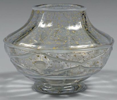 Antonin DAUM (1864-1931) 
Vase en forme de toupie.
Épreuve de tirage industriel réalisée...