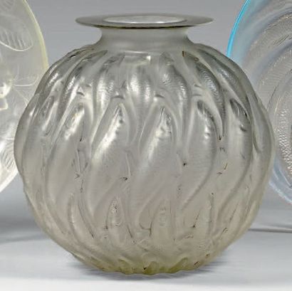RENE LALIQUE (1860-1945) 
Vase «Marisa» dit aussi «Poissons en torsades».
Épreuve...