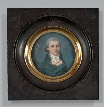 École FRANÇAISE de la fin du XVIIIe siècle Portrait d'homme à la redingote verte
Miniature.
Diamètre:...