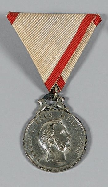 null Médaille de la Bravoure pour la campagne de 1861-62, en argent, le buste signé...
