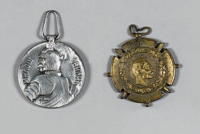 null Serbie - lot de deux médailles: une médaille de Milosh Obilish, en métal argenté...