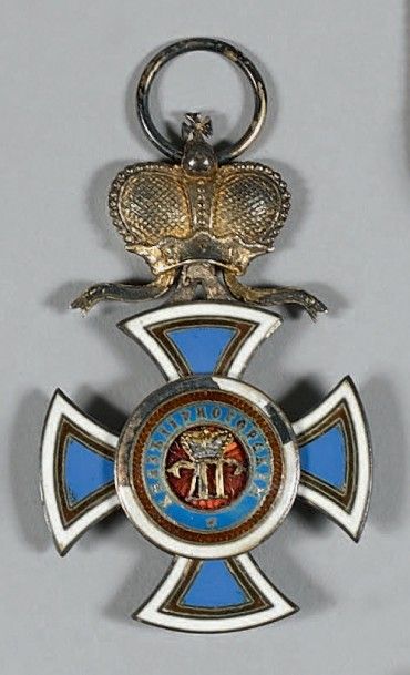 null Croix de 4e classe (officier) de fabrication française, en vermeil et émail,...