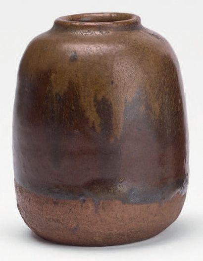 Époque EDO (1603-1868), XVIIIe/XIXe siècle Chaire (pot à thé) de forme légèrement...