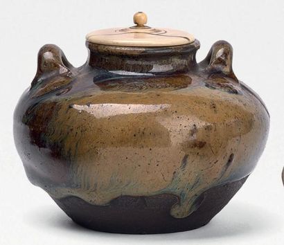 Fours de Seto - Époque EDO (1603-1868), XVIIe/XVIIIe siècle 
Chaire (pot à thé) de...