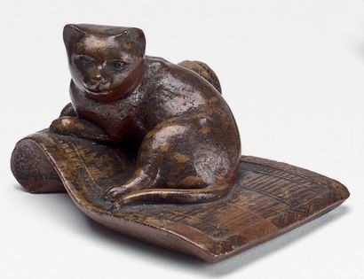 Fours de Bizen - Époque EDO, XIXe siècle 
Repose-pinceaux en grès brun, chat couché...