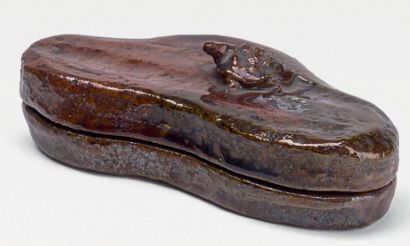 Fours de Raku - Époque EDO (1603-1868), XVIIIe siècle 
Kogo (boîte à encens) en forme...