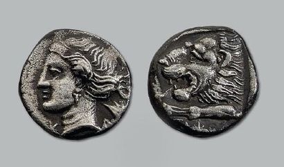 null CARIE: Cnide (387-345 av. J.-C.)
Tétradrachme. 14,25 g.
Tête d'Aphrodite à gauche,...