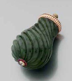 null POMMEAU de canne en jade néphrite sculpté de torsades, et monté en or 14kt (585...