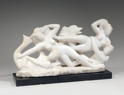 André DELUOL (1909-2003) Sirènes et poissons Sculpture en marbre blanc, taille directe,...