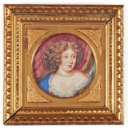 École Française du XIXe siècle 
Portrait de femme au collier de perles
Miniature...