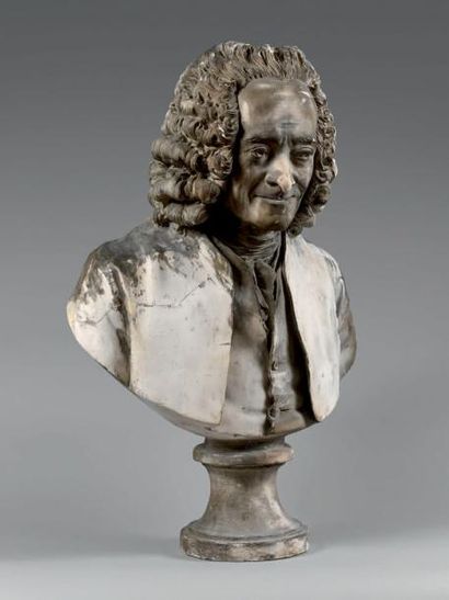 Jean Antoine HOUDON (1741-1828) et son atelier 
Buste de Voltaire coiffé d'une perruque
Épreuve...