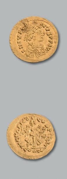 null JUSTIN Ier (518-527)
Trémissis. 1,49 g.
Son buste diadémé à droite. R/ Victoire...