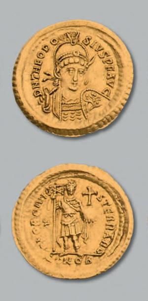 null THÉODOSE II (402-450) Solidus. Constantinople (425). 4,47 g.
Son buste casqué...