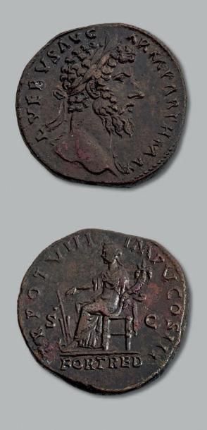 null LUCIUS VERUS (161-169) Sesterce (168). Sa tête laurée à droite.
R/ La Fortune...