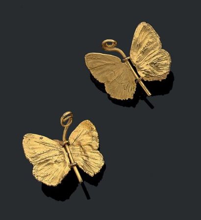 null Paire de boucles d’oreilles en forme de papillon en bronze
doré gravé (système...