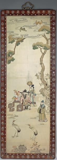 CHINE - XIXe siècle Deux panneaux rectangulaires en soie brodée à décor de Xiwangmu...