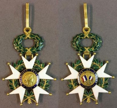 null Légion d'honneur - IIIe République, bijou de commandeur en or et émail, le feuillage...