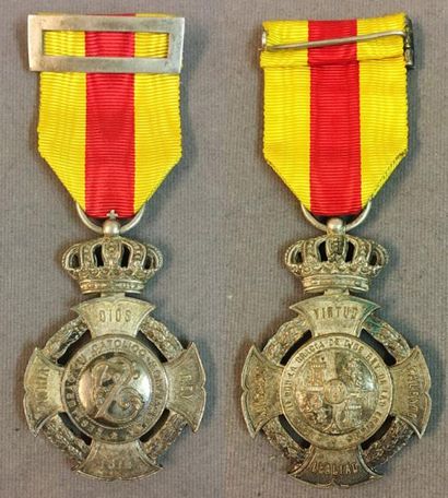 Espagne - Carlisme, médaille royale et distinguée...