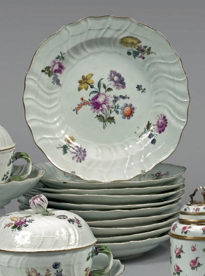 ALLEMAGNE (Meissen) Ensemble de dix assiettes à bord contourné et à marli de vannerie,...