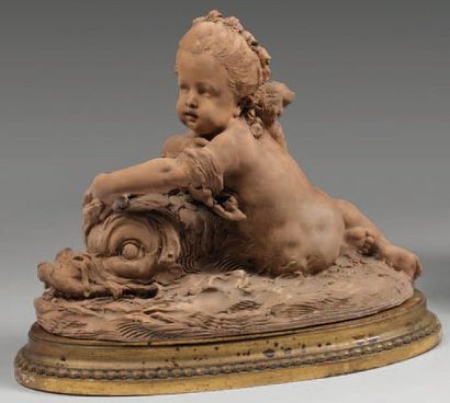 Albert Carrier-Belleuse (1824-1887) Statuette en terre cuite représentant un enfant...