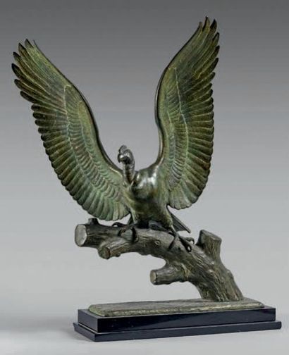 Lucien GIBERT (1904-1988) 
Condor sur une branche
Épreuve en bronze patiné, signée.
Hauteur:...