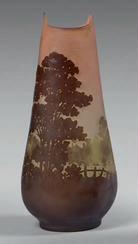 Émile GALLÉ (1846-1904) 
Vase piriforme à pointes étirées à chaud. Épreuve de tirage...