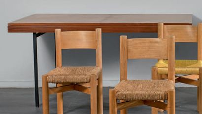 Paul GEOFFROY (XXe siècle) 
Table de salle à manger, plateau rectangulaire en placage...