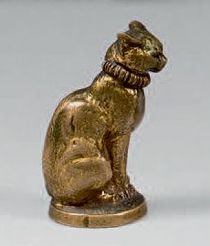 Emmanuel Fremiet (1824-1910) 
Cachet muet en bronze doré en forme de chat assis,...