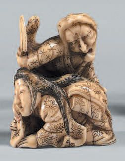 JAPON - Epoque MEIJI (1868-1912) Deux okimono en ivoire et dent de morse dans le...