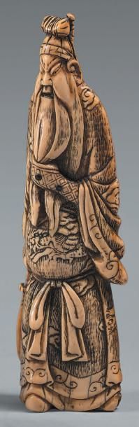 JAPON - Époque EDO (1603-1868) Grand netsuke en ivoire et incrustations de corne...