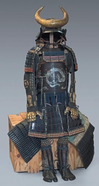 JAPON - Début Époque Edo (1603-1868) et XIXe siècle Armure en fer laquée composée...