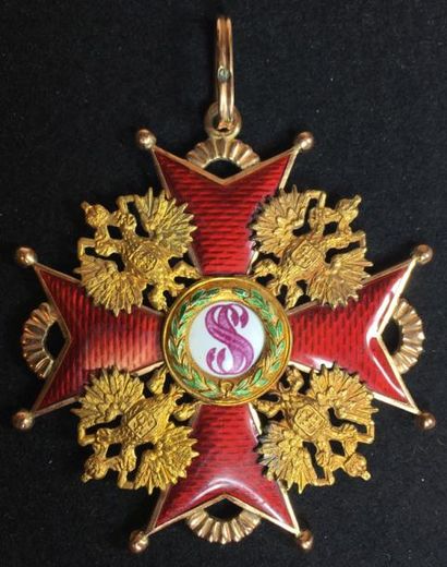 null Ordre de Saint-Stanislas, fondé en 1765, croix de 1re classe en or et émail...