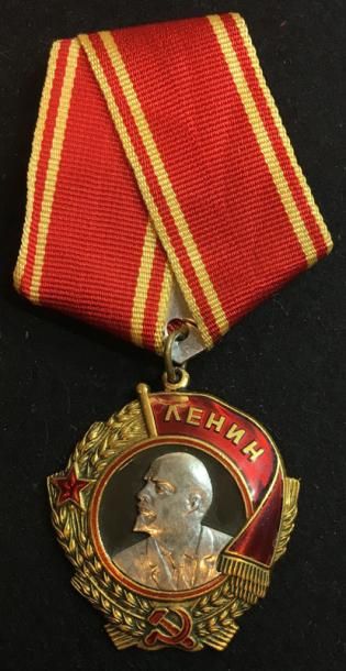 URSS Ordre de Lénine, créé en 1930, insigne du cinquième type en or, platine, et...
