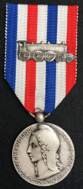 null Médaille d'honneur des chemins de fer coloniaux pour l'Afrique Occidentale Française,...