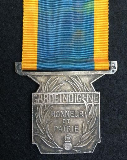 null Médaille de la Garde Indigène, créée en 1929, en argent au profil de la République...