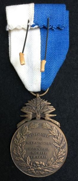 null Ordre du Mérite Malgache, fondé en 1901, médaille de 3e classe en bronze du...