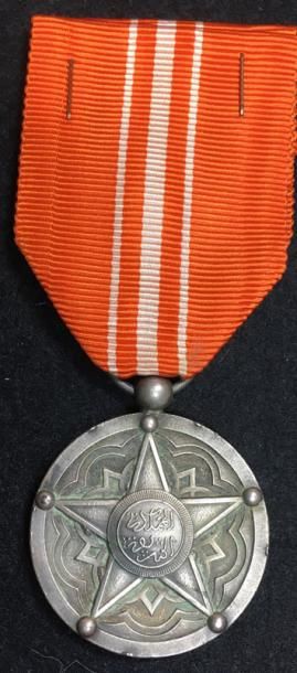null Médaille de Satisfaction (Dahir), créée en 1937, en bronze argenté, poinçon...