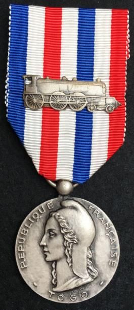 null Médaille d'honneur des chemins de fer pour le Togo, créée en 1937, en bronze...