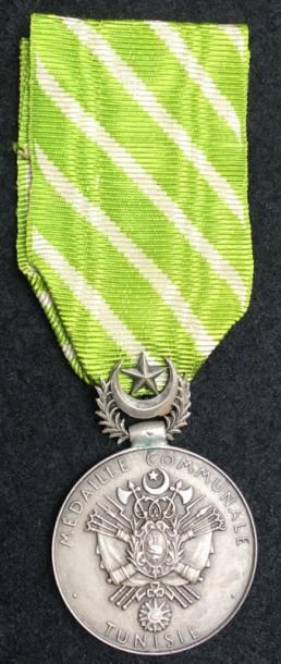 null Médaille d'honneur Communale, créée en 1934, en argent, aux armes beylicales,...
