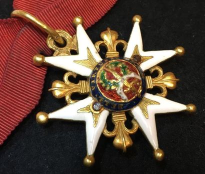 null Règne de Louis XIV, croix de chevalier du type de la création, en or et émail,...
